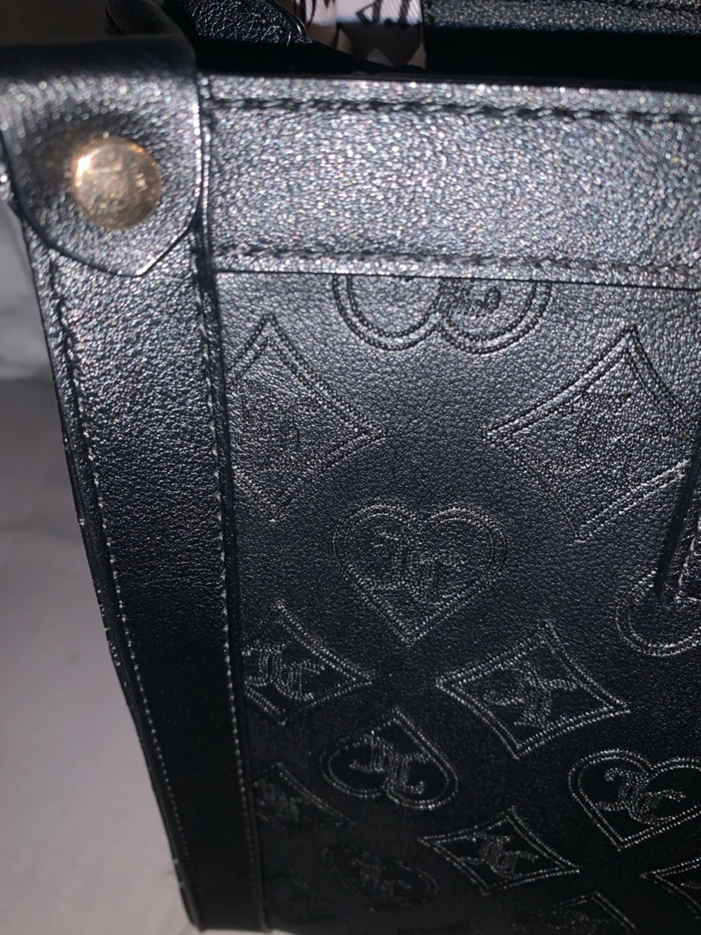🆕-Juicy Couture LIQUORICE Embossed Tote & Gold Charm WRISTLET Set - Picture 11 of 14